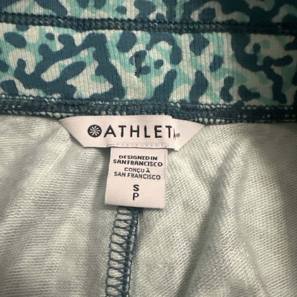 Athleta Size Small Balance 4" Shortie Shorts Leopard Aqua Blue Athleisure - Picture 12 of 15